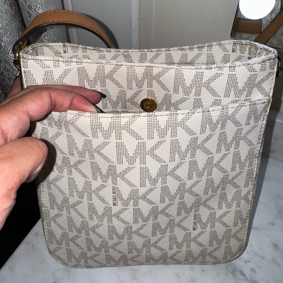 MICHAEL KORS HAMILTON CROSSBODY - Picture 5 of 6